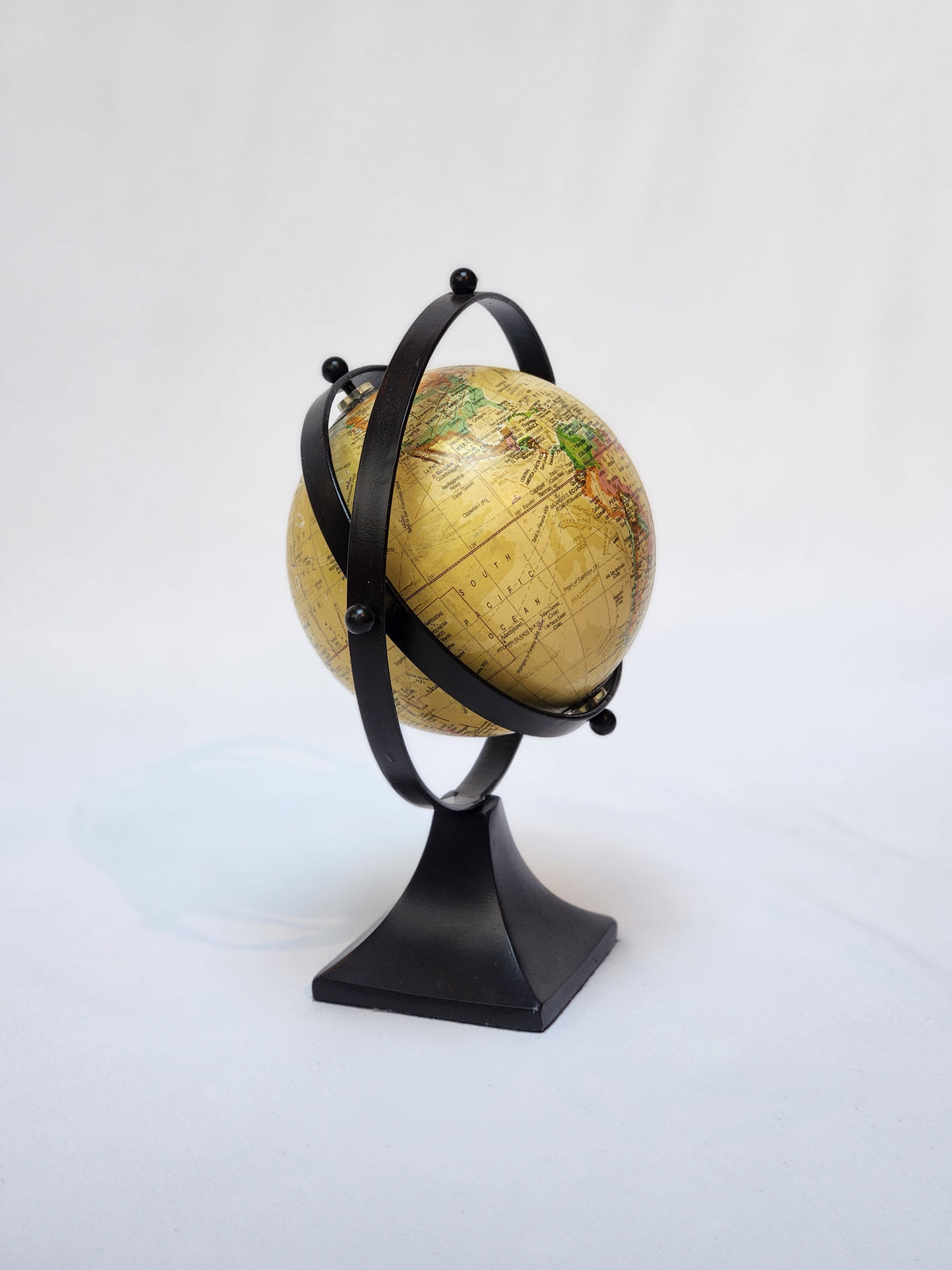Rotating Desktop Globe