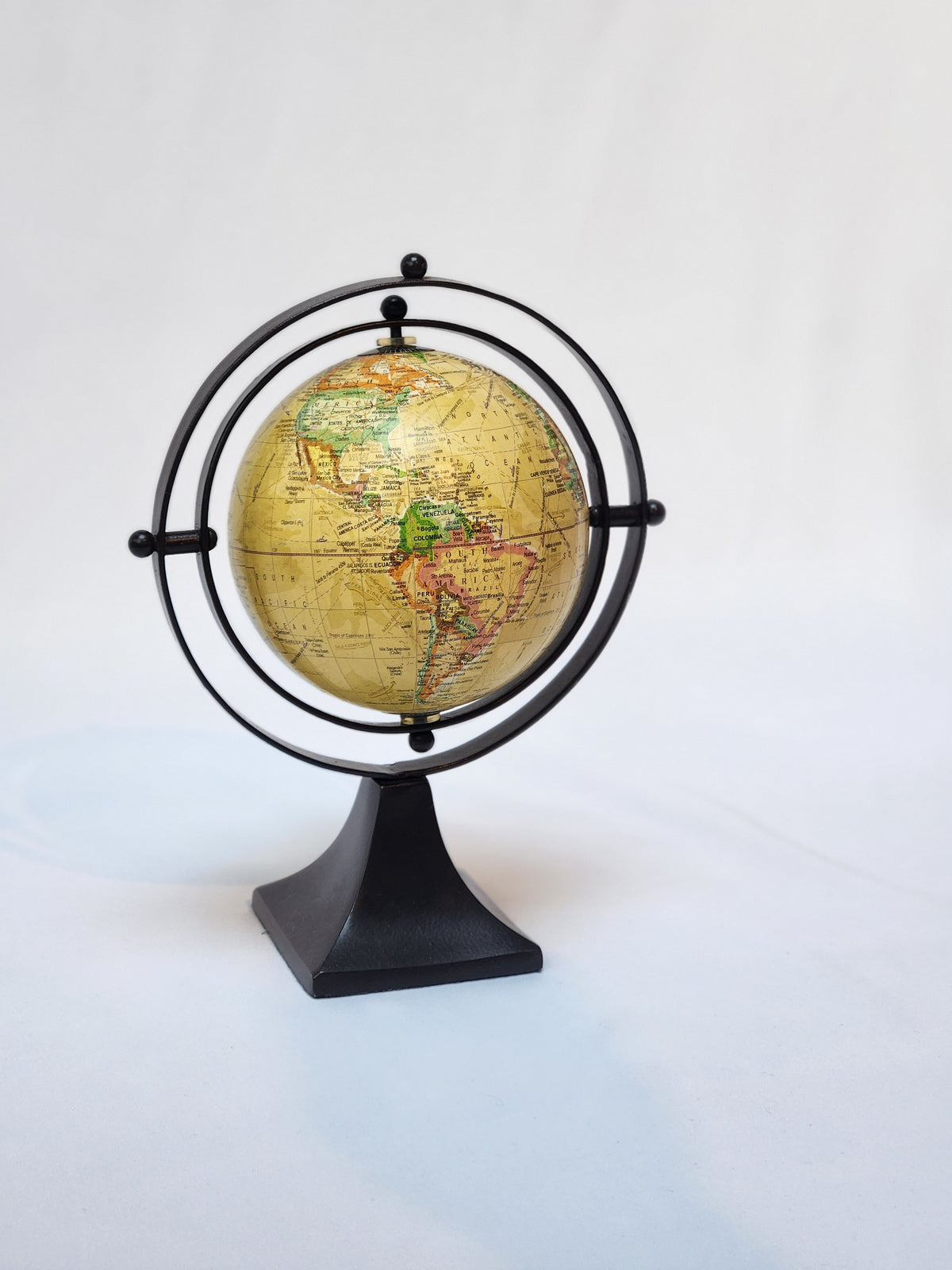 Rotating Desktop Globe