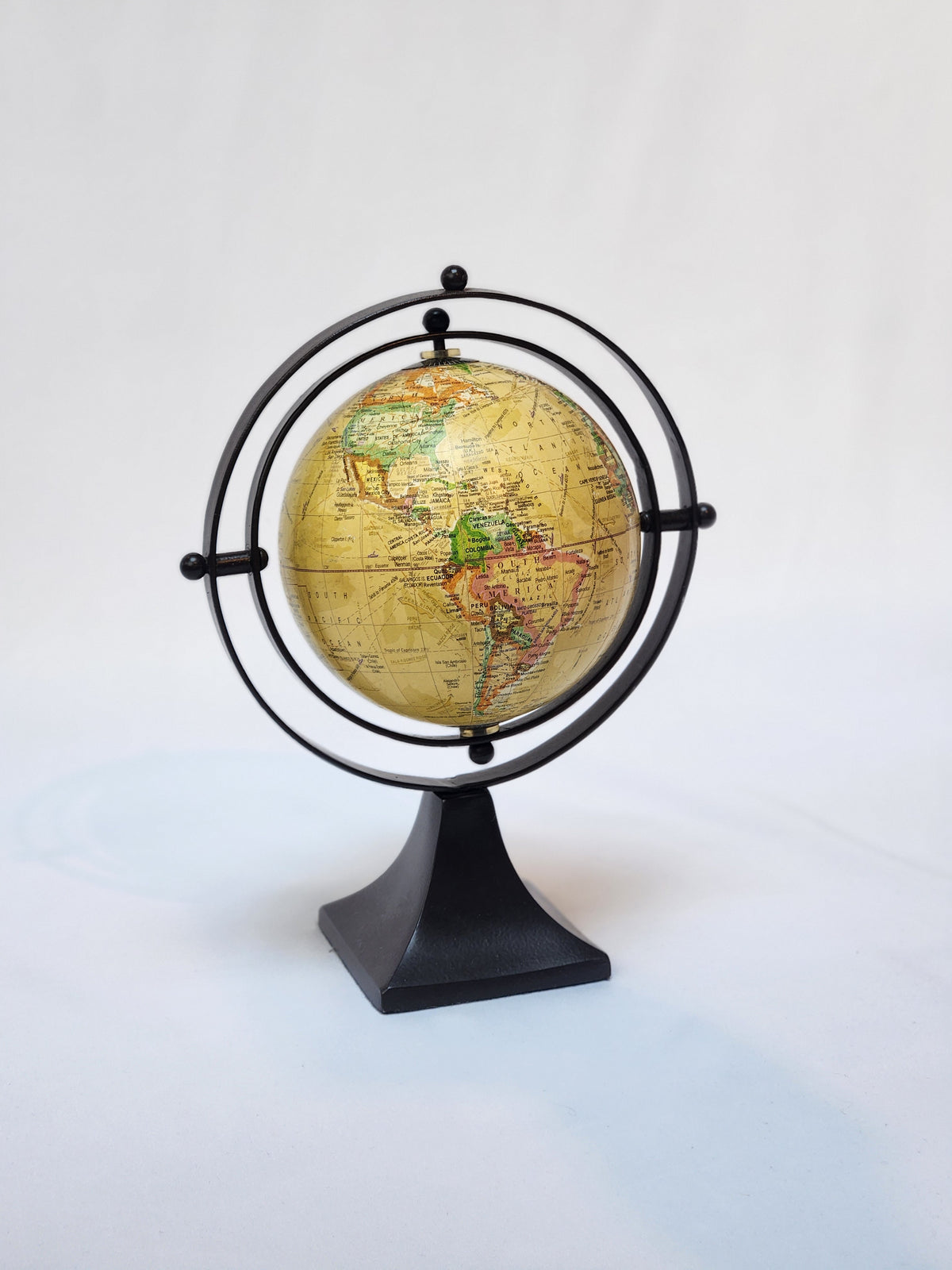 Rotating Desktop Globe